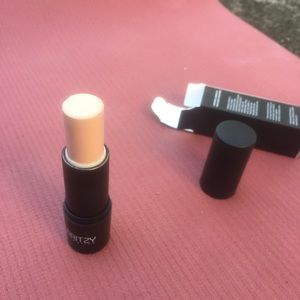 Laritzy Halo Light Stix highlighter in Halo